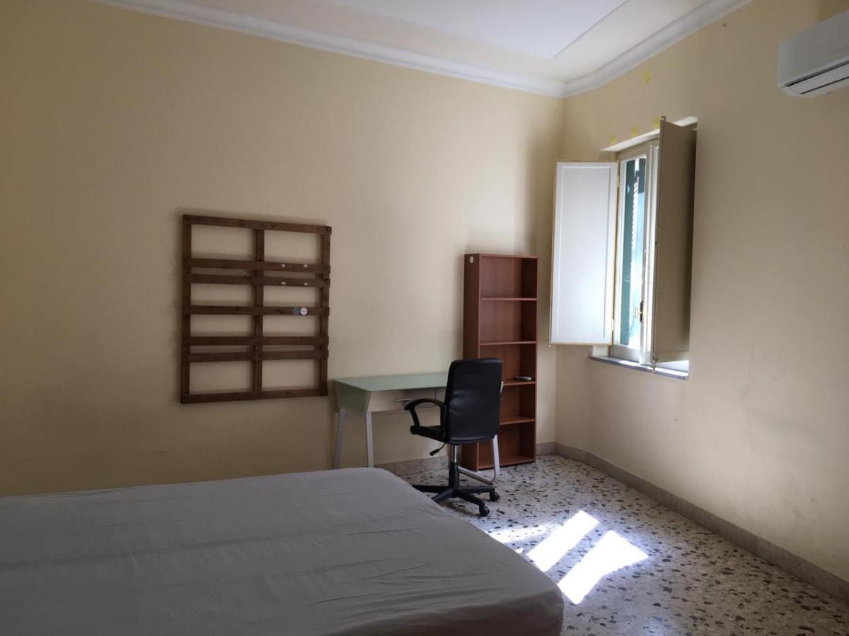Apartment Stanza Privata In Appartamento Per Smart Working, Digital Nomads O Coliving